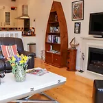 Holiday home Tuksumduin
