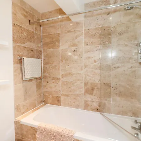 Tuksumduin Nyaraló *